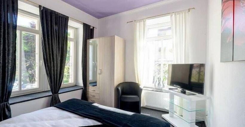 بنسيون Villa Linde