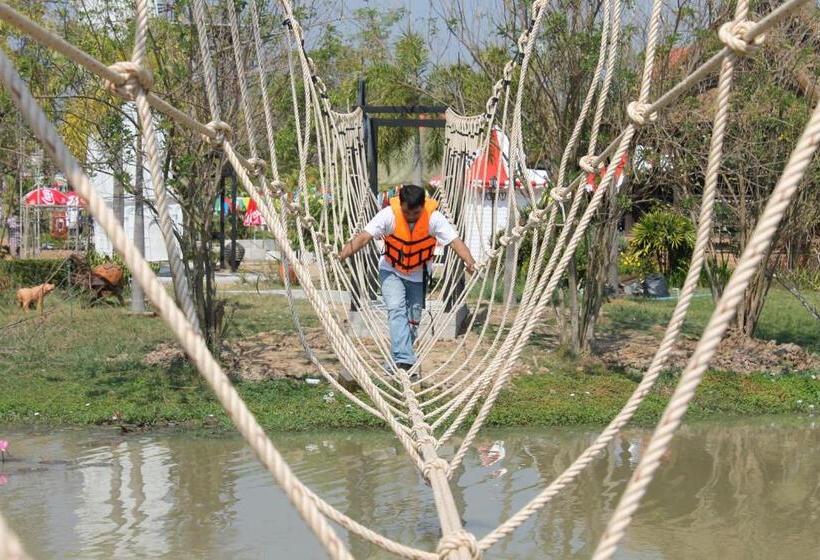 Play La Ploen Boutique Resort