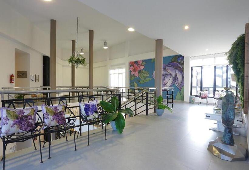 Play La Ploen Boutique Resort