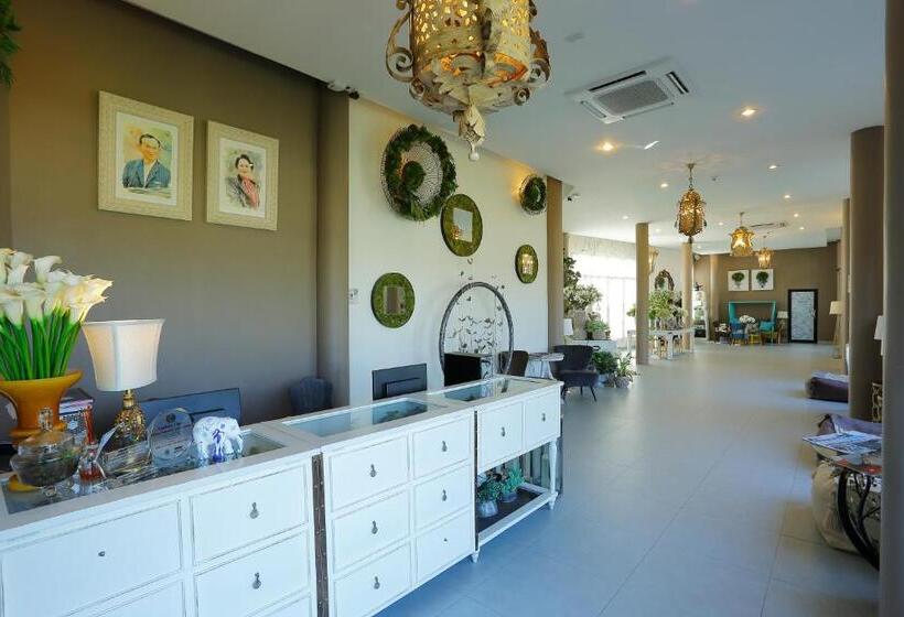 Play La Ploen Boutique Resort