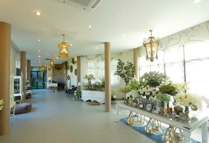 Play La Ploen Boutique Resort