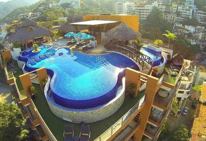 Pinnacle Resorts 220