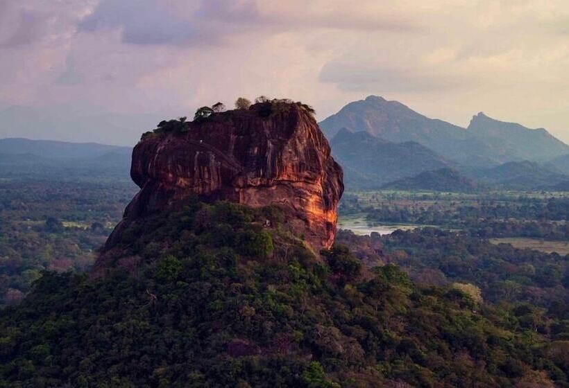 Sundaras Resort & Spa