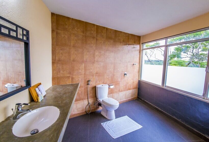 Thotupola Lakeside Resort