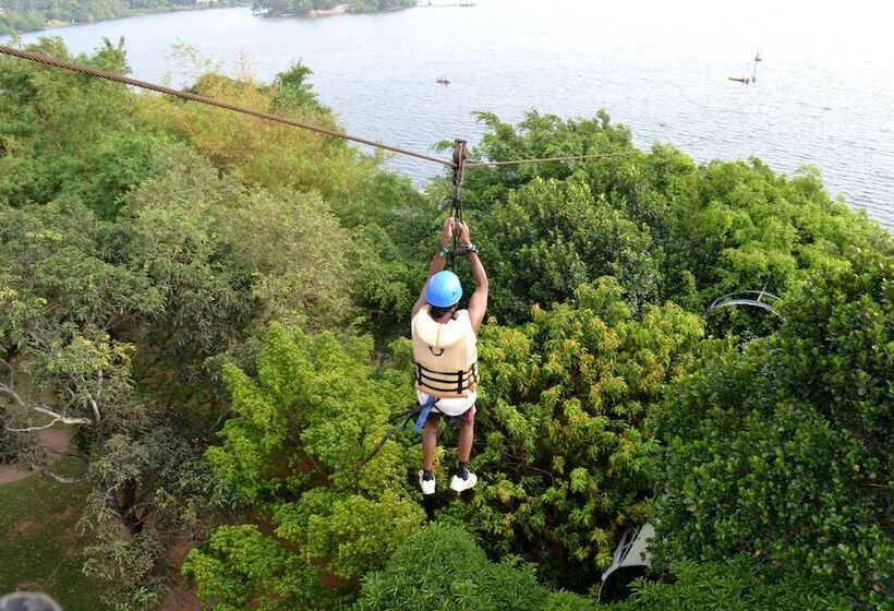 Thotupola Lakeside Resort