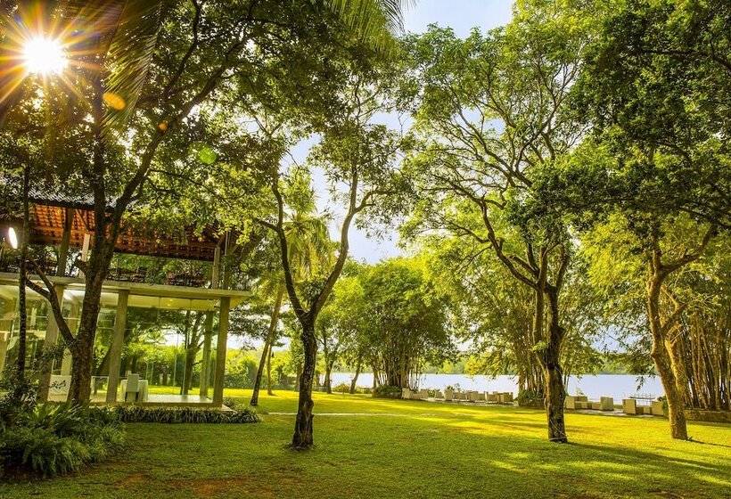 Thotupola Lakeside Resort