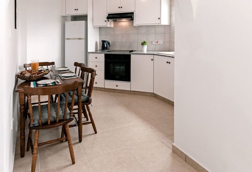 Artemis Cynthia Complex