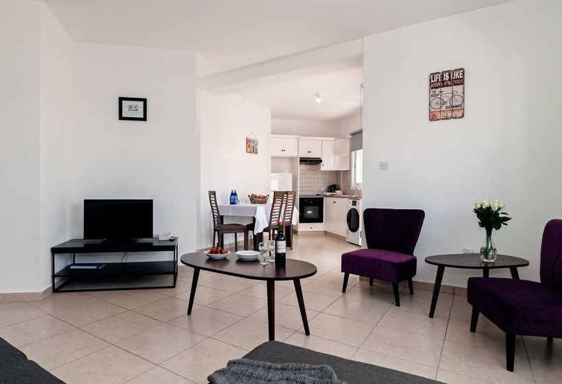 Artemis Cynthia Complex