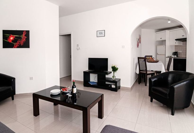 Artemis Cynthia Complex