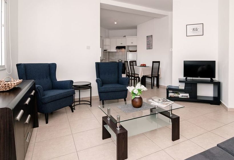 Artemis Cynthia Complex