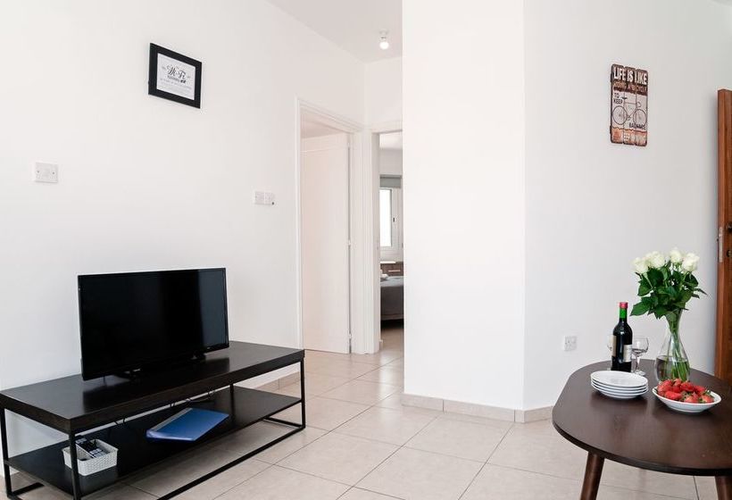 Artemis Cynthia Complex