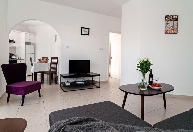 Artemis Cynthia Complex