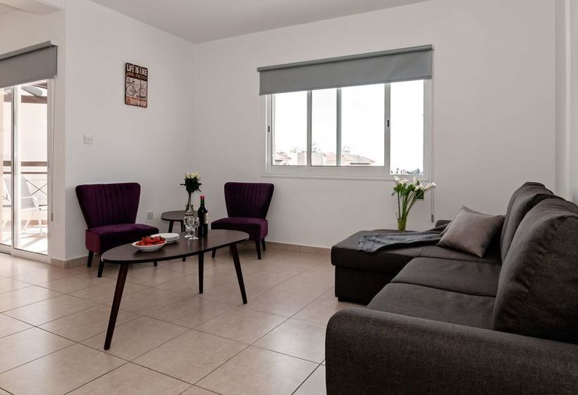 Artemis Cynthia Complex