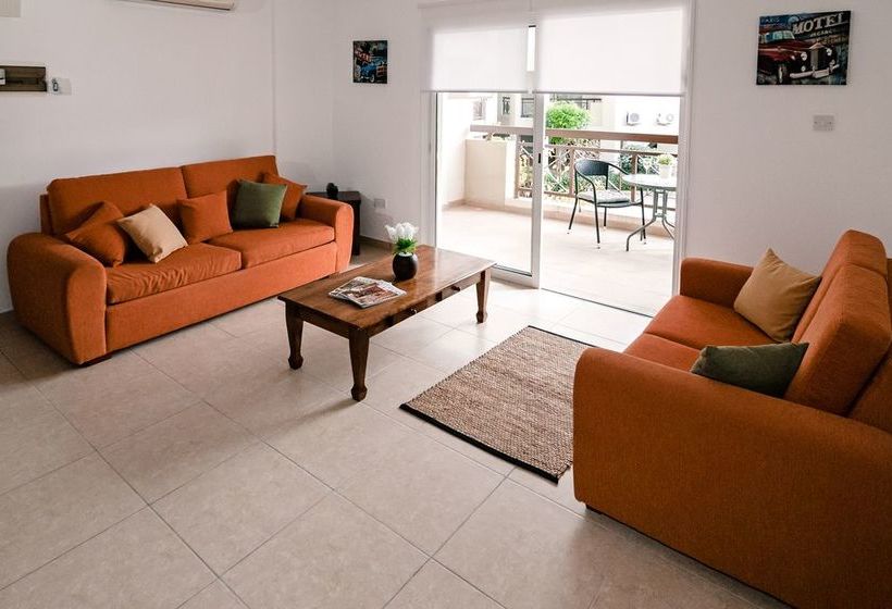 Artemis Cynthia Complex