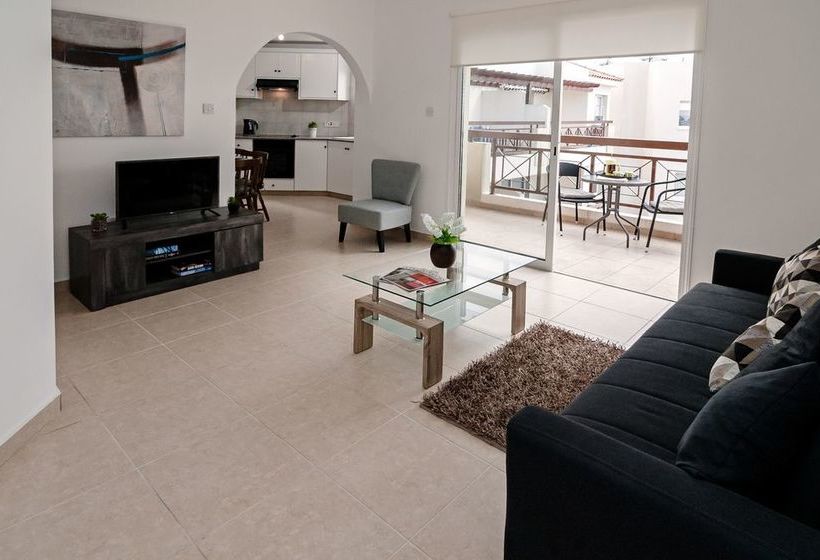 Artemis Cynthia Complex