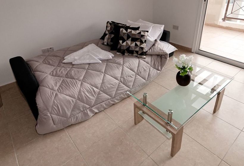 Artemis Cynthia Complex