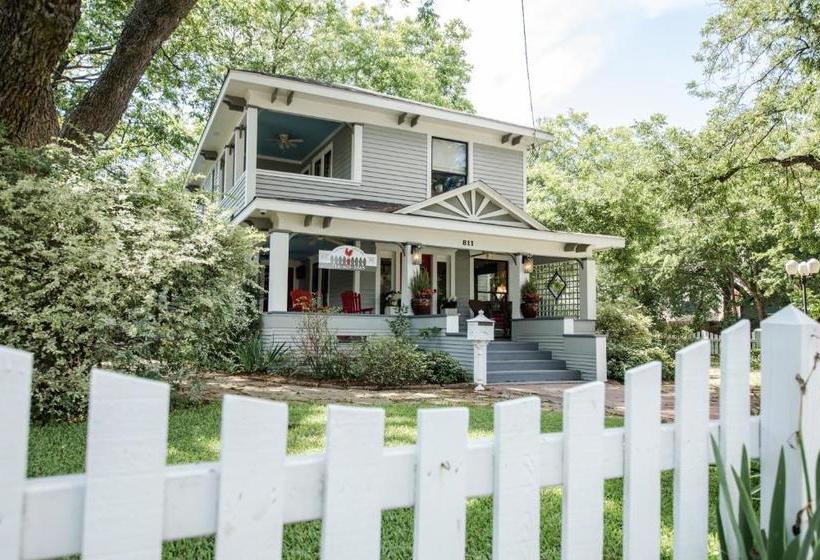 צימר Red Gate Inn