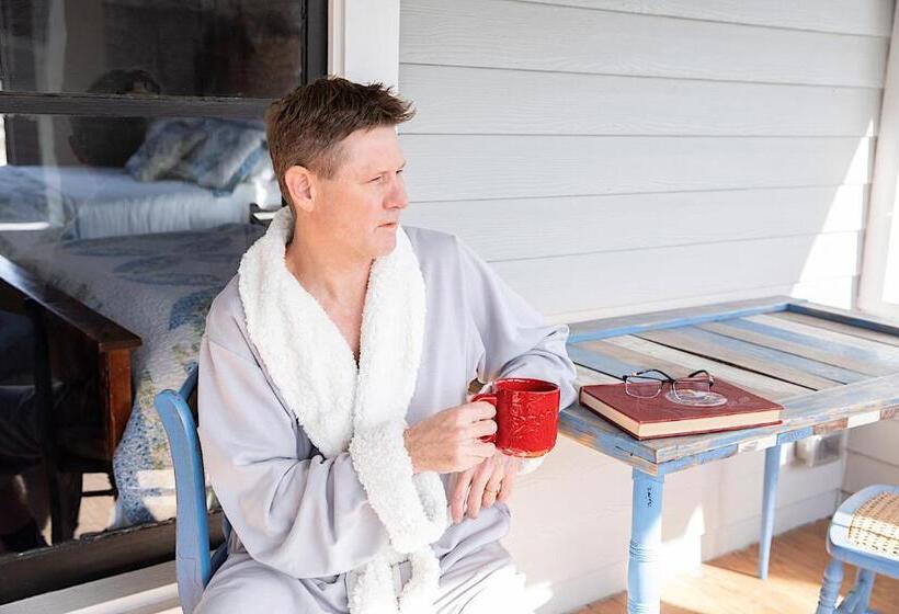 צימר Red Gate Inn