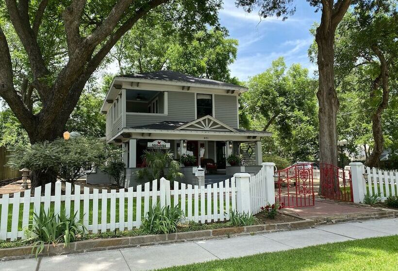 צימר Red Gate Inn