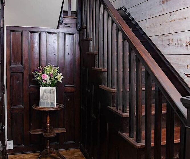 צימר Red Gate Inn