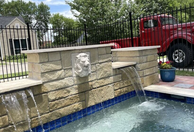 צימר Red Gate Inn