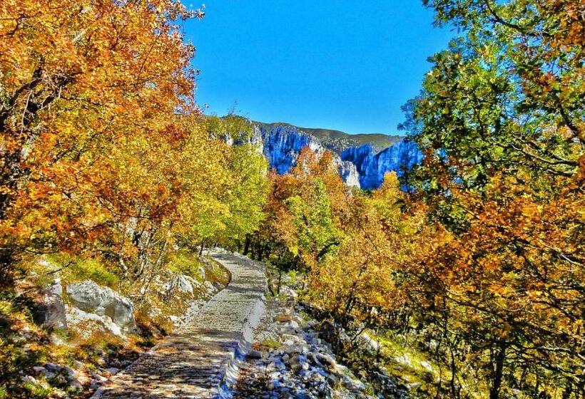 Dilofo Hotel Luxury Suites