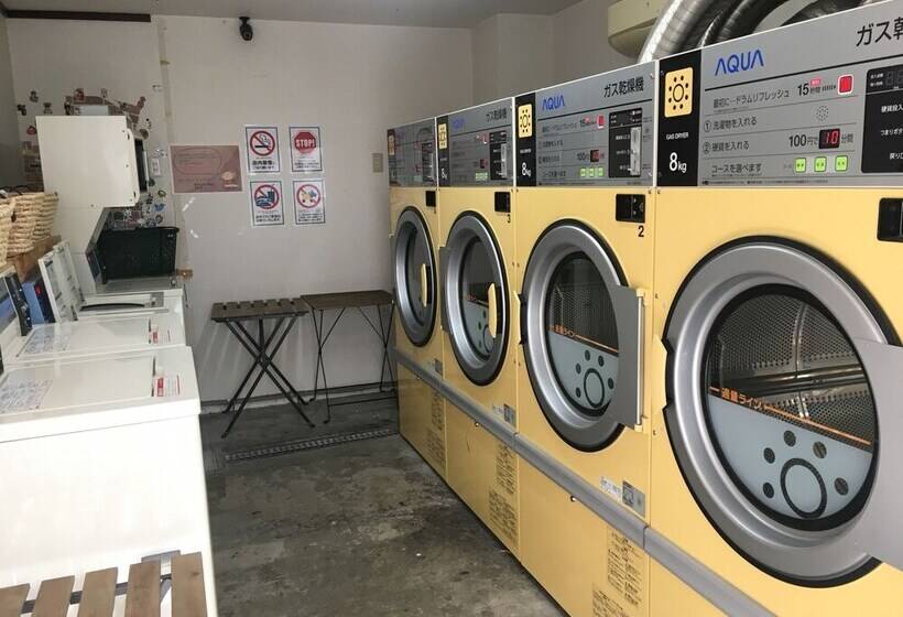 Dotombori Base   Hostel