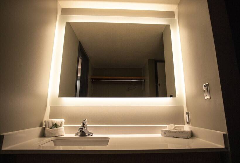 فندق Adventureland Inn