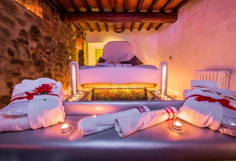 ホテル Agriturismo La Camporena
