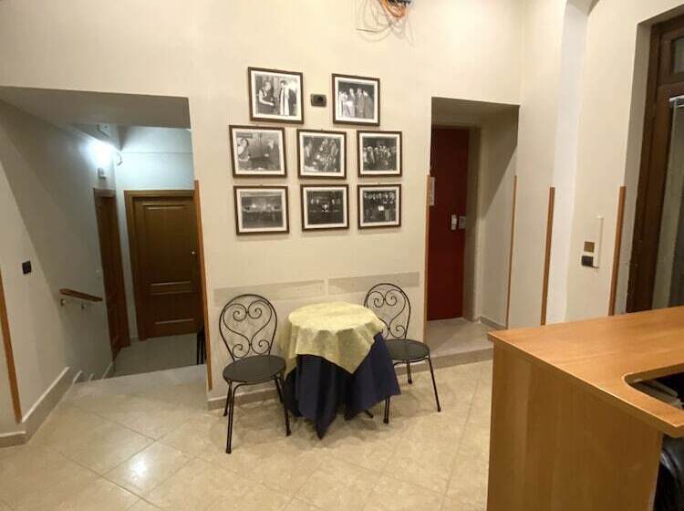 هتل Albergo Ristorante Del Cacciatore