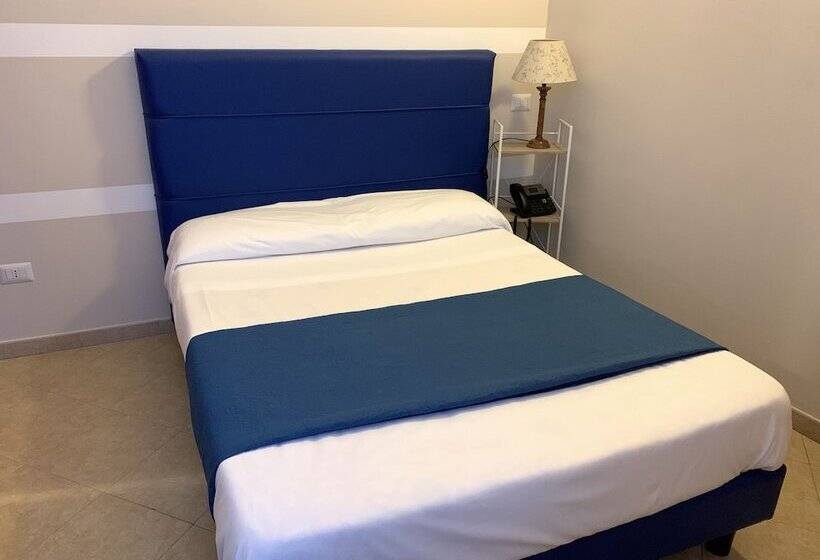 هتل Albergo Ristorante Del Cacciatore