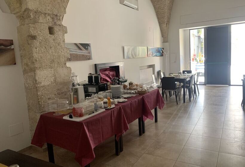 هتل Albergo Ristorante Del Cacciatore