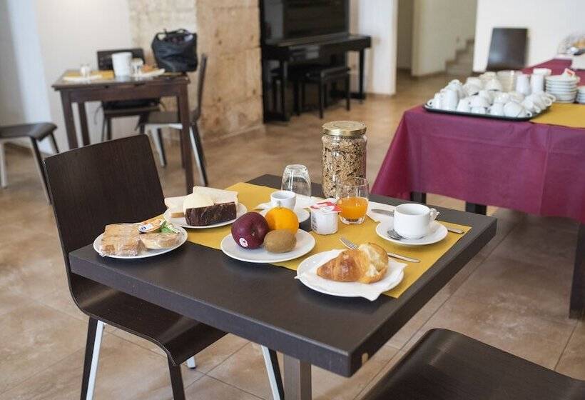 هتل Albergo Ristorante Del Cacciatore