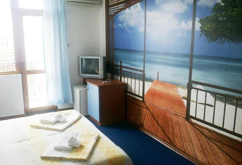 Отель Aquamarine