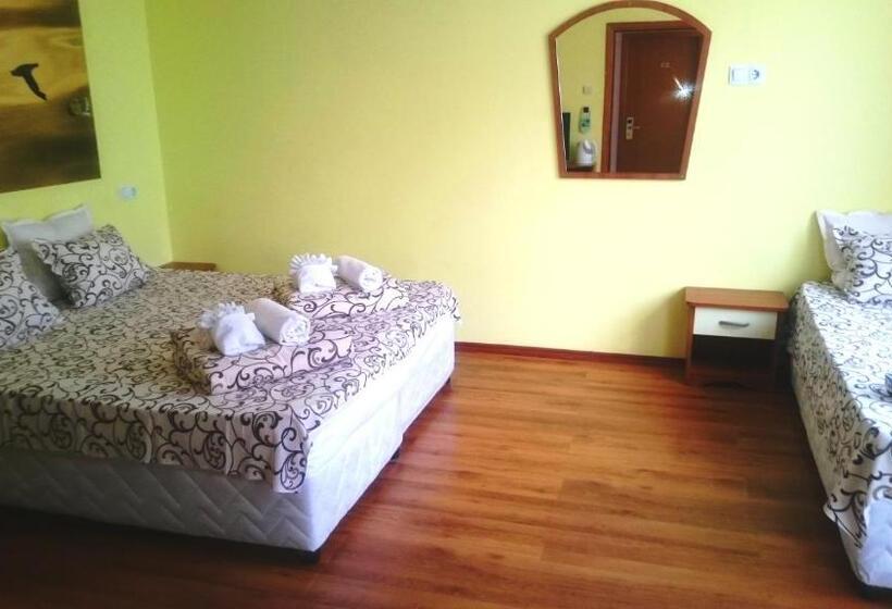 Отель Aquamarine