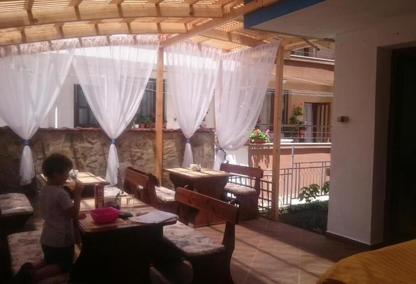 Отель Aquamarine