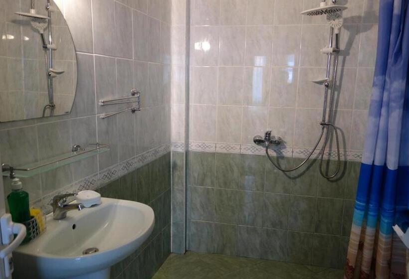 Отель Aquamarine