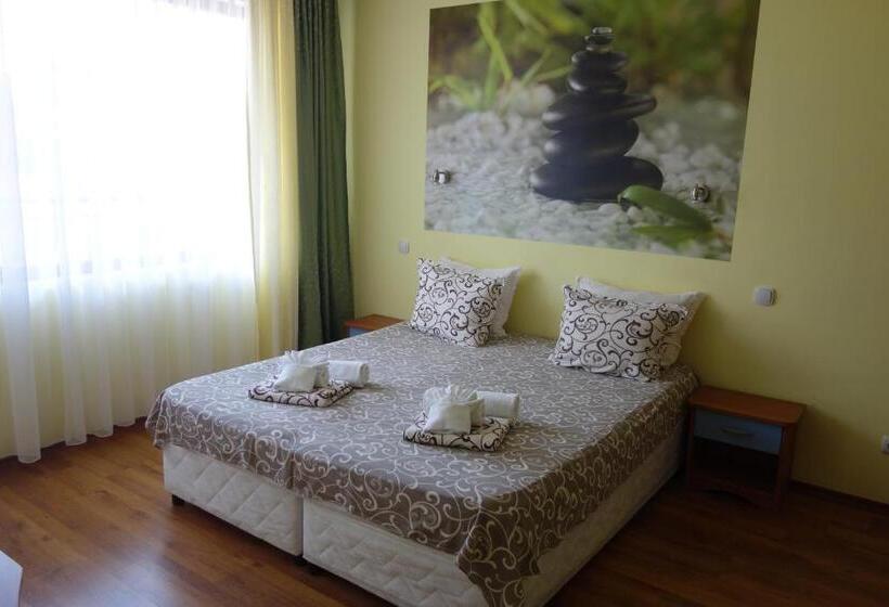 Отель Aquamarine