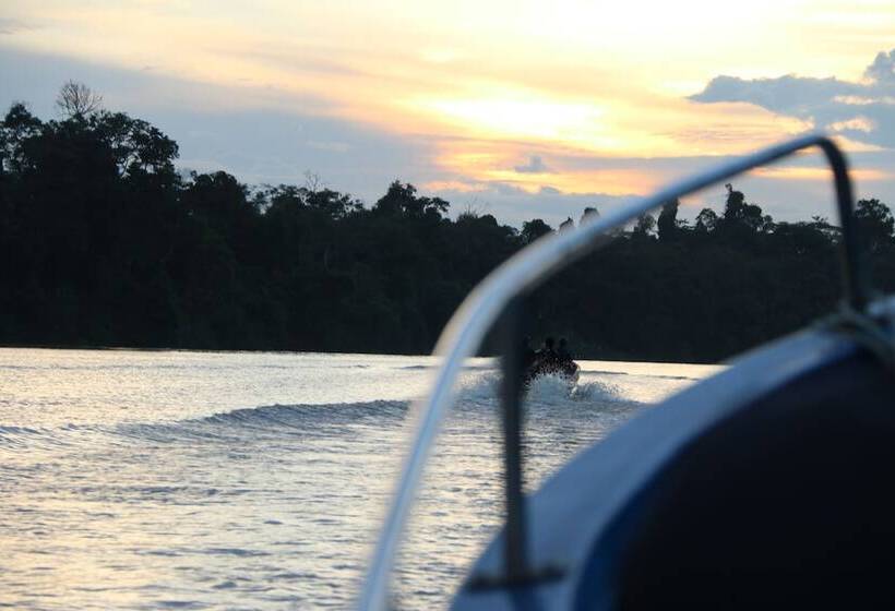 فندق Borneo Natural Sukau Bilit Resort