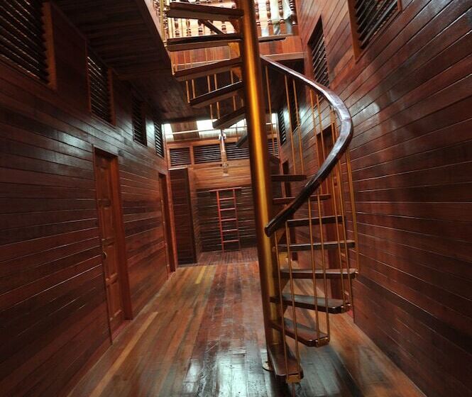 فندق Borneo Natural Sukau Bilit Resort