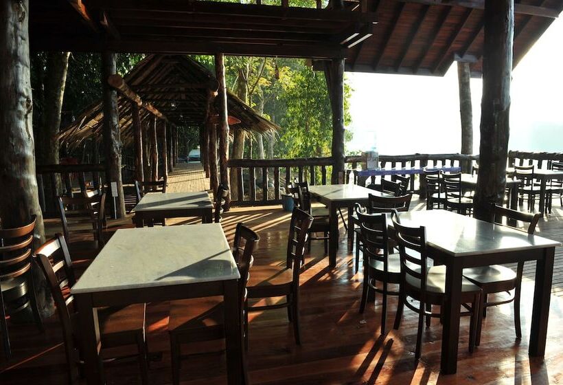 فندق Borneo Natural Sukau Bilit Resort