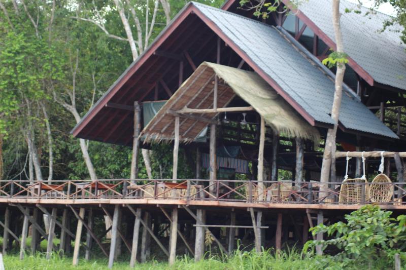 فندق Borneo Natural Sukau Bilit Resort
