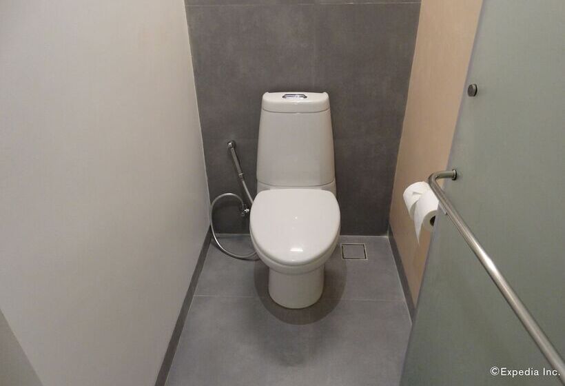 هتل Canvas Boutique