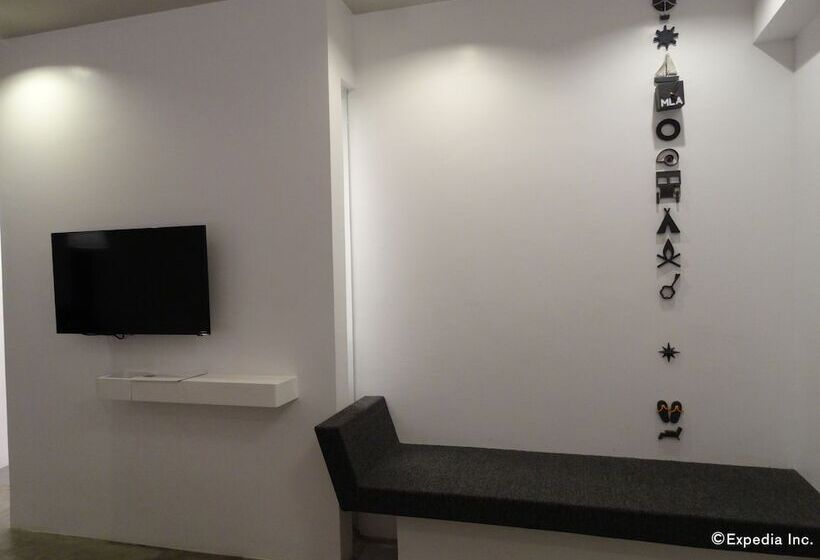 هتل Canvas Boutique