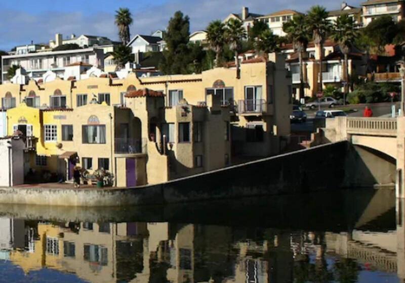 فندق Capitola Venetian Vacation Rentals