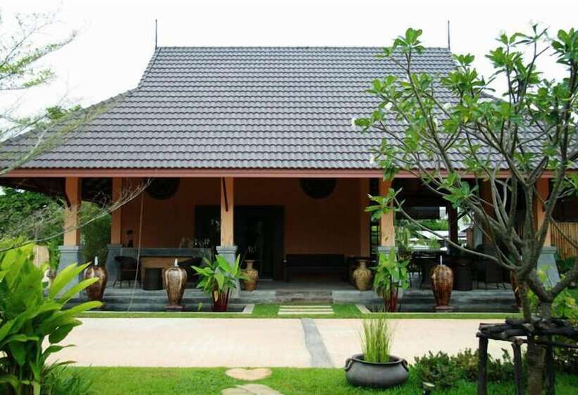 Отель Chalicha Resort