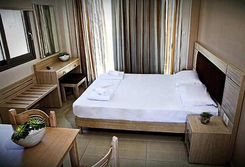 فندق Crystal Bay