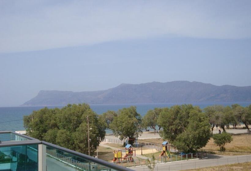 בית מלון כפרי Crystal Bay