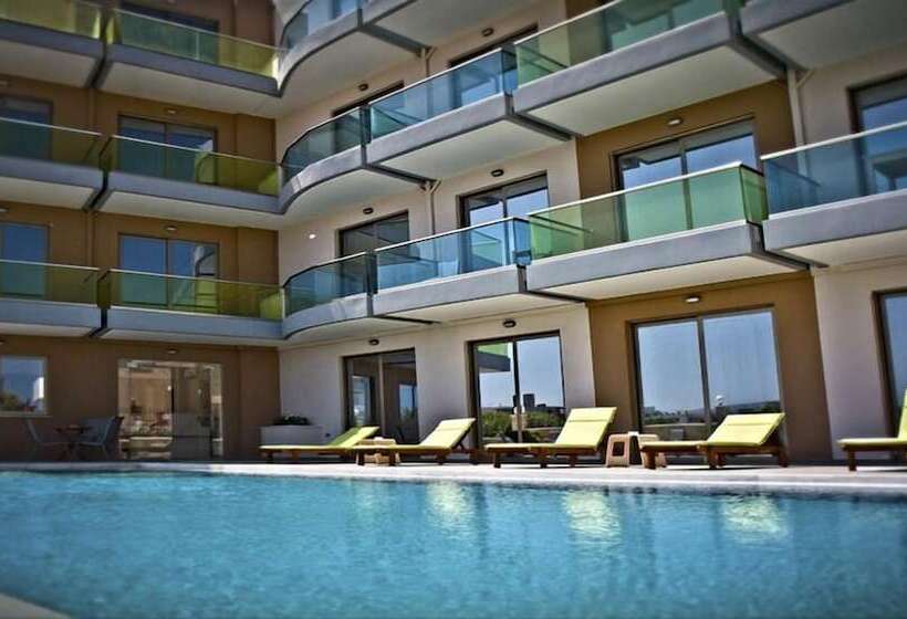 בית מלון כפרי Crystal Bay