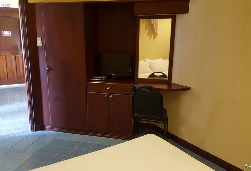 هتل Dumaguete Royal Suite Inn